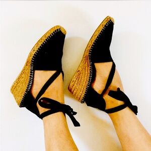 Black espadrilles, size 39. Fits a US size
8.5